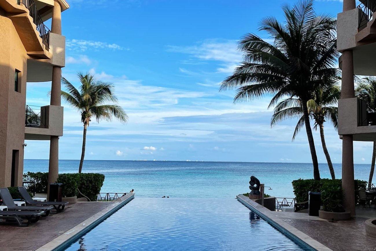 Luna Encantada H-3 Oceanfront Penthouse with Private Rooftop Terrace image